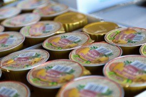 Priprema prehrambenih paketa u akciji "Obrok za porodicu"