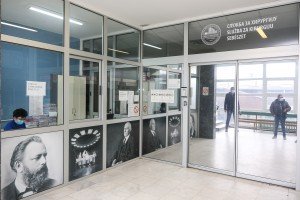 Obilazak žene povređene u napadu čopora pasa lutalica