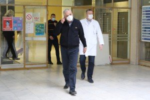 Obilazak žene povređene u napadu čopora pasa lutalica