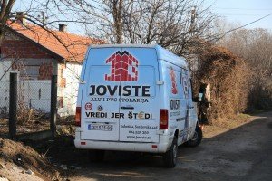 Ugradnja PVC stolacije porodici Štigmond kojoj je izgorela kuća