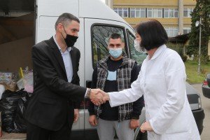 Donacija igračaka za decu u bolnici