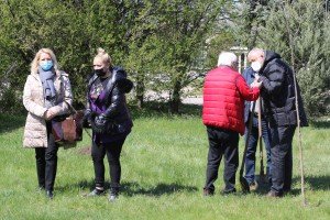 Sadnja mladica drveća u dvorištu vrtića "Hajdi"