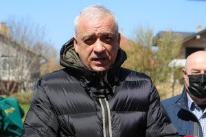 Sadnja mladica drveća u dvorištu vrtića "Hajdi"