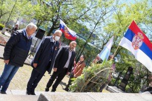 Polaganje venaca u Spomen parku povodom Dana pobede nad fašizmom