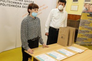 Dodela nagrada učesnicima likovnog konkursa "Život u boji"