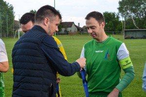 Dodela trofeja i medalja igračima i stručnom štabu Vinogradara - šampionu Gradske fudbalske lige Subotica