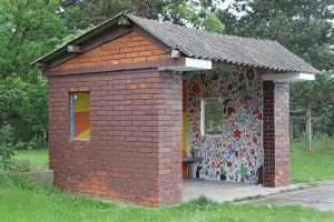 Oslikano autobusko stajalište u Verušiću