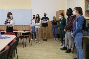 Uručenje tableta učenicima za praćenje onlajn nastave