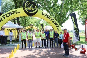 Otvaranje i početak ultramaratonske trke uz obalu jezera