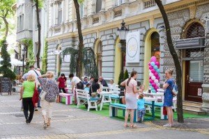 Otvaranje palačinkarnice "Kinder's cake" u Engelsovoj ulici