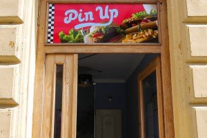 Restoran američke hrane "Pin Up"