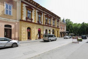 Restoran američke hrane "Pin Up"