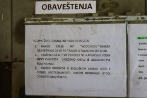 Problem stanara zgrada na Segedinskom putu zbog žute vode u česmama