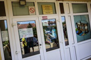 Donacija "Kolevki" dnevnih potrepština i garderobe