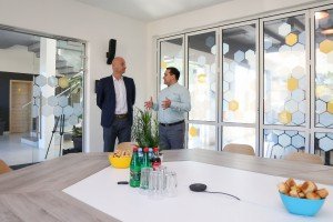 Pokrajinski sekretar Ivanišević u poseti preduzeću Erdsoft