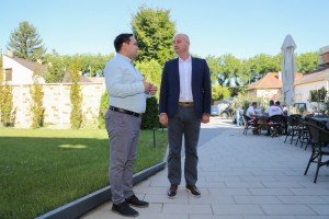 Pokrajinski sekretar Ivanišević u poseti preduzeću Erdsoft