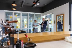 Pokrajinski sekretar Ivanišević u poseti preduzeću Erdsoft