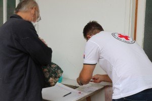 Podela kuvanih obroka u okviru programa Narodne kuhinje Crvenog krsta