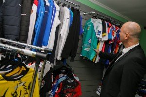 Pokrajinski sekretar Ivanišević u poseti firmi "Unit sport"