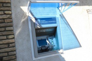 Bankomat banke "Poštanske štedionice" u Hajdukovu