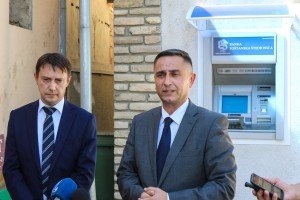 Bankomat banke "Poštanske štedionice" u Hajdukovu