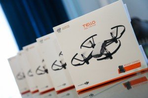 Uručenje dronova i potpisivanje ugovora o donaciji sa direktorima osnovnih škola iz Subotice