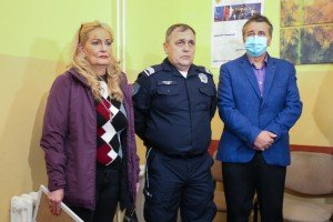 Uručenje zahvalnice MZ "Novi grad" policajcu Aleksandru Horvatu