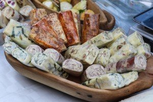 Vašar suhomesnatih proizvoda, sira, kolača, meda, rakije...