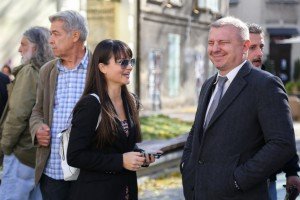Članovi predsedništva Stranke slobode i pravde sa građanima Subotice
