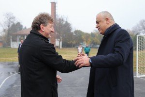 Obilazak rekonstruisanog terena u OŠ "Sečenji Ištvan"