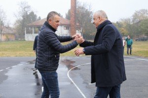 Obilazak rekonstruisanog terena u OŠ "Sečenji Ištvan"