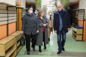 Obilazak rekonstruisanog terena u OŠ "Sečenji Ištvan"