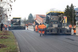 Obilazak radova na asfaltiranju ulice Ferenca Sepa