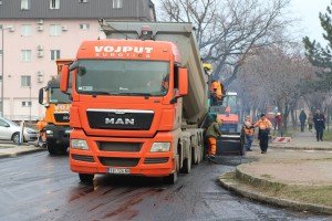 Obilazak radova na asfaltiranju ulice Ferenca Sepa