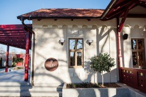 Restoran domaće i međunarodne kuhinje na Paliću