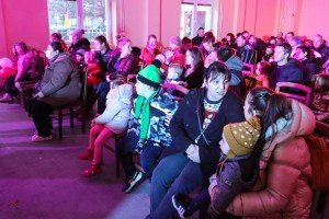 Podela novogodišnjih paketića deci sa Makove sedmice