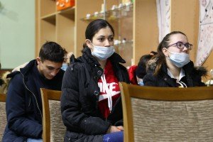 Uručenje tableta deci iz hraniteljskih porodica