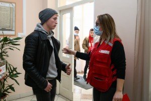 Uručenje tableta deci iz hraniteljskih porodica