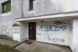 Grafiti i "žvrlje" na zgradama, kućama, prolazima, garažama...