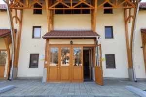 Predaja zgrade Mađarskog kulturnog centra na Paliću