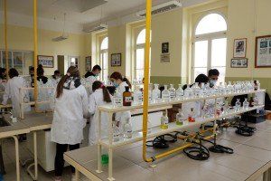 Hemijsko tehnološka škola - smer forenzičar