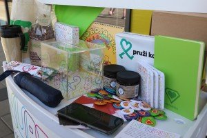 Štand aktivista NURDOR-a povodom Svetskog dana dece obole od raka