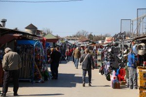 Prepodne na subotičkom buvljaku