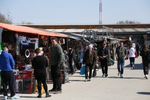 Prepodne na subotičkom buvljaku