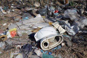 Divlja deoponija nadomak kuće