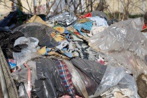 Divlja deoponija nadomak kuće