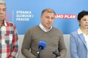 Sumiranje izbornih rezultata koalicije "Ujedinjeni za pobedu Srbije" u Subotici