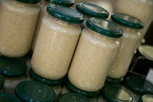 Mlečna pijaca - ponuda i potražnja, razgovor sa posetiocima i zakupcima pred uskršnje praznike