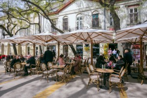 Kafić "Mali korzo" - topli i osvežavajući napici i ukusna hrana u prijatnom ambijentu