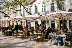 Kafić "Mali korzo" - topli i osvežavajući napici i ukusna hrana u prijatnom ambijentu